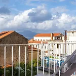 Marinella Mia House Old Town Апартаменты *