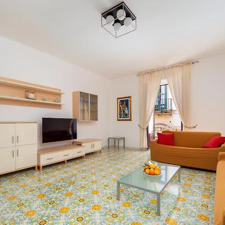 Marinella Mia House Old Town Apartment