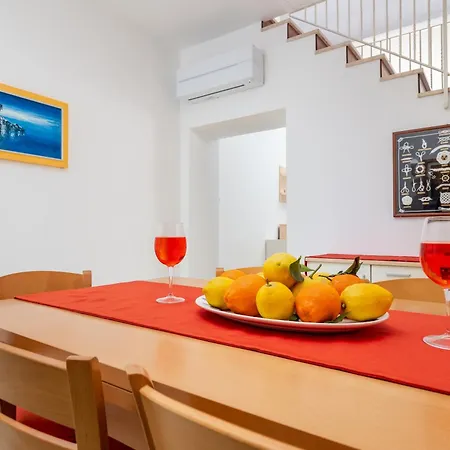 Marinella Mia House Old Town Apartman *